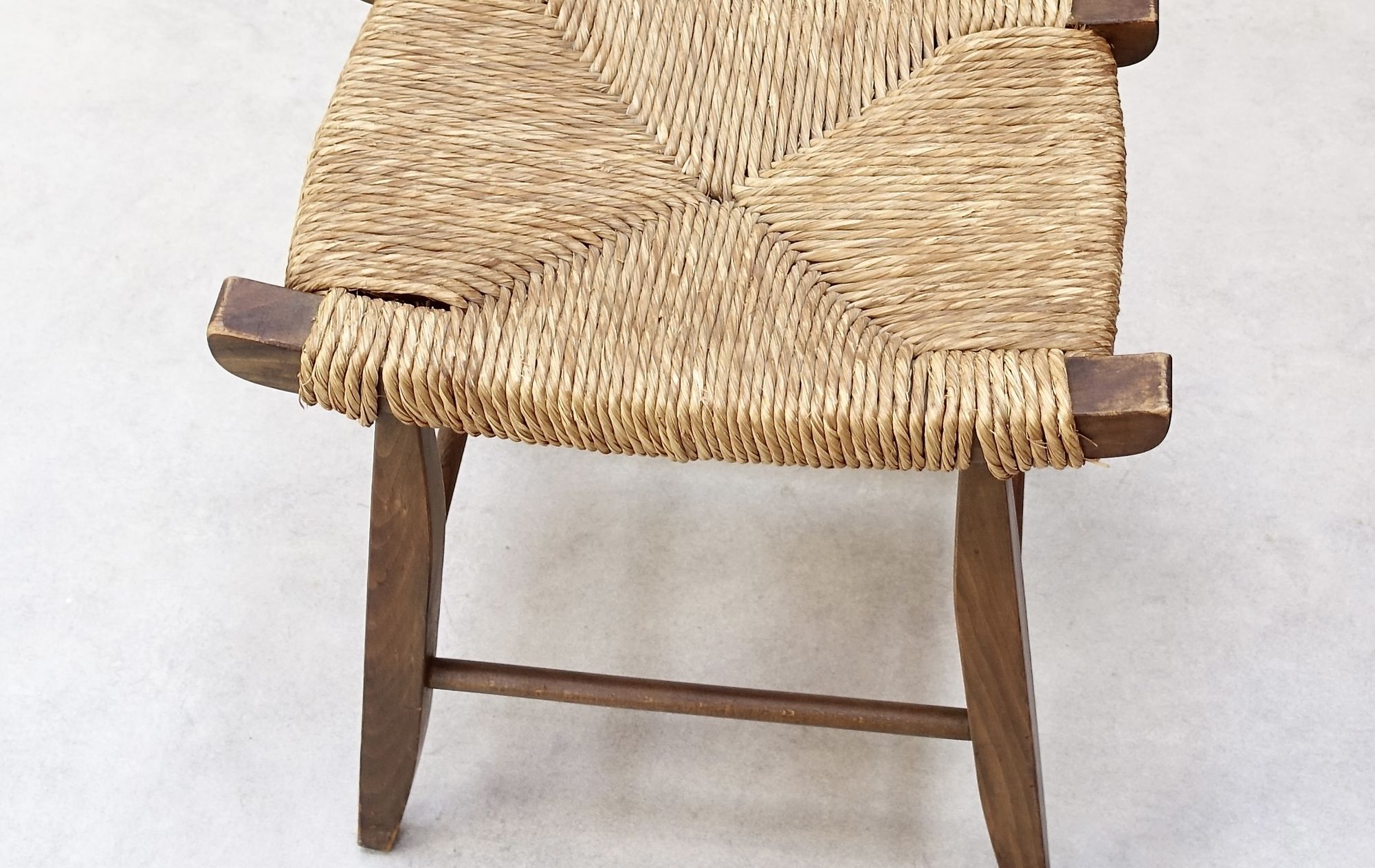 Stool in solid wood and straw, Swiss provenance