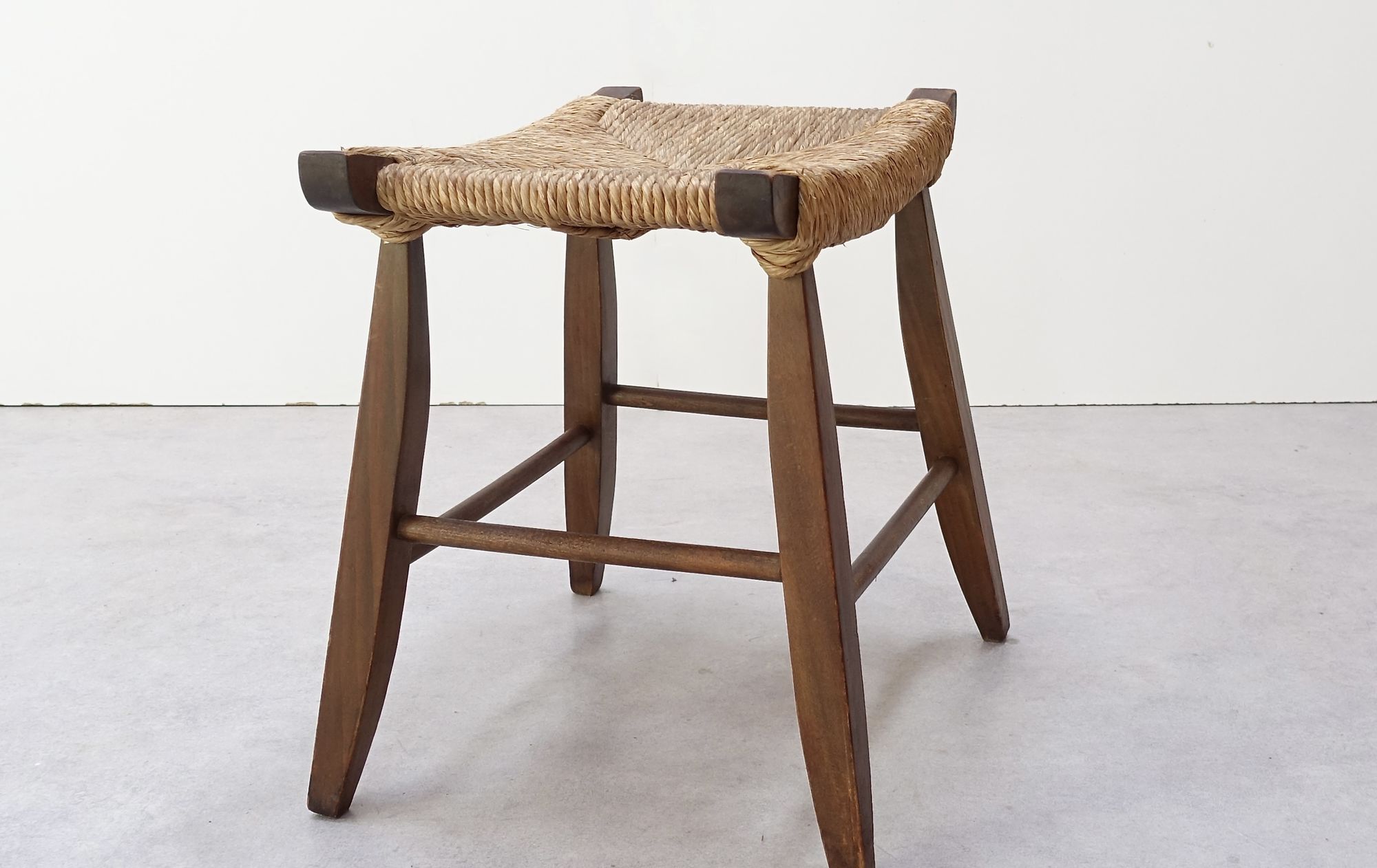 Stool in solid wood and straw, Swiss provenance