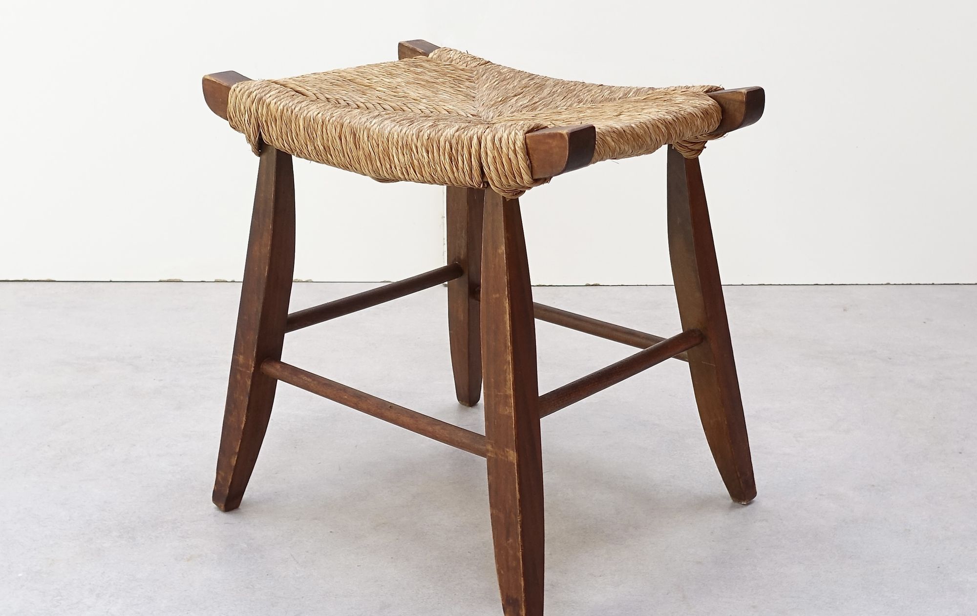 Stool in solid wood and straw, Swiss provenance