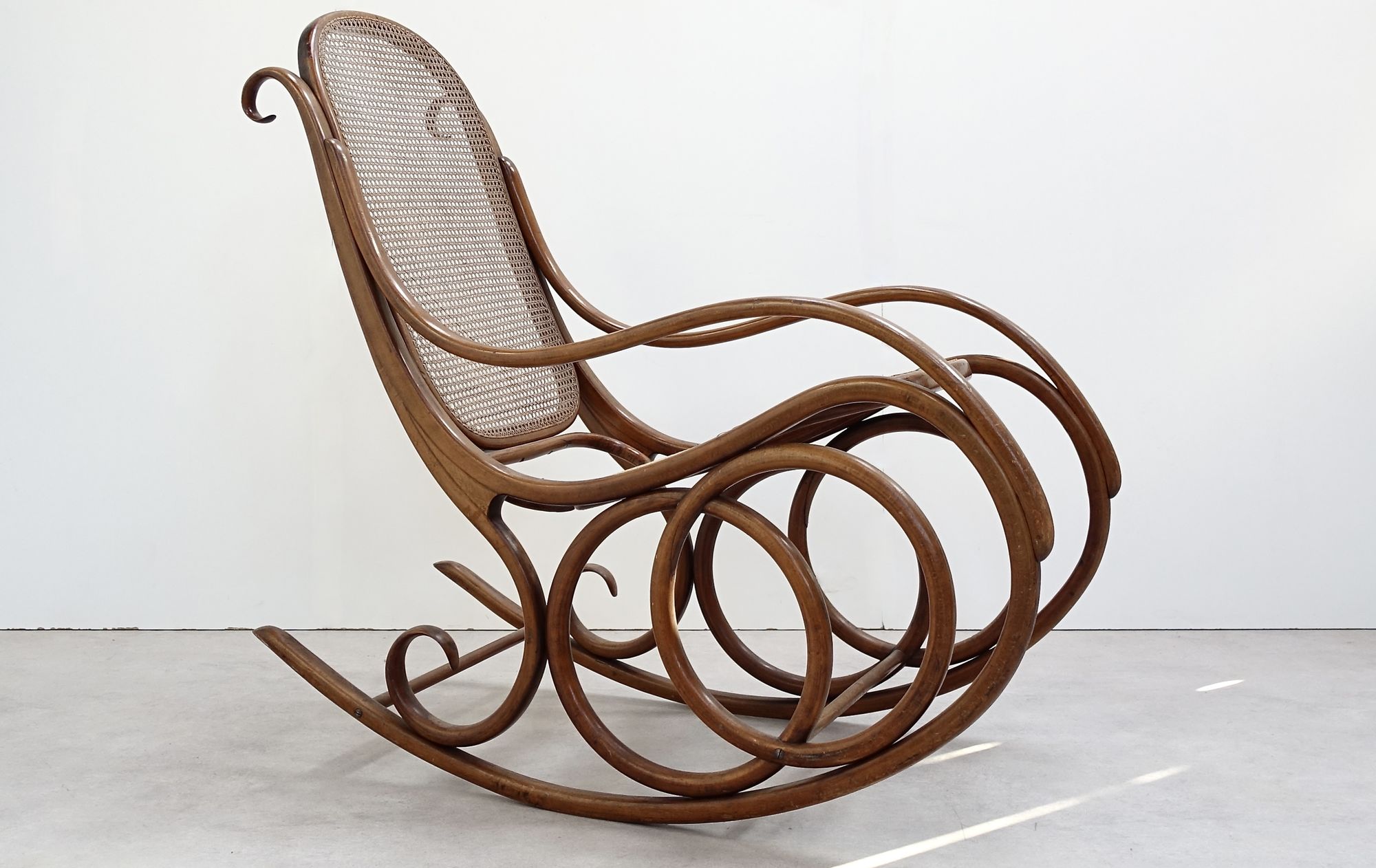 Beautiful bentwood chair typical of Michel Thonet's