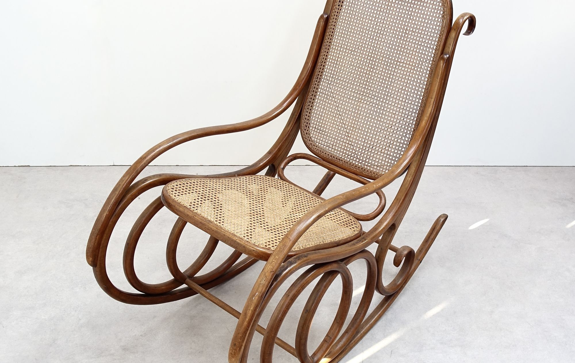 Beautiful bentwood chair typical of Michel Thonet's