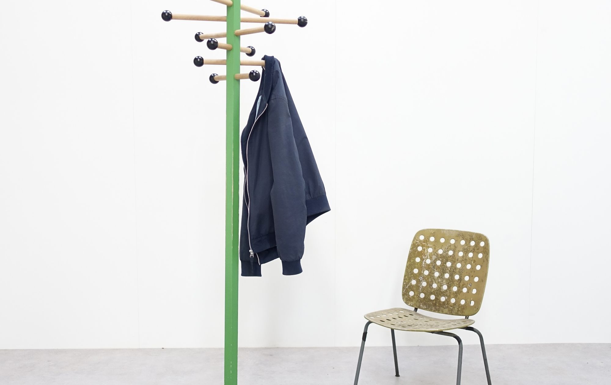 Clothes hanger