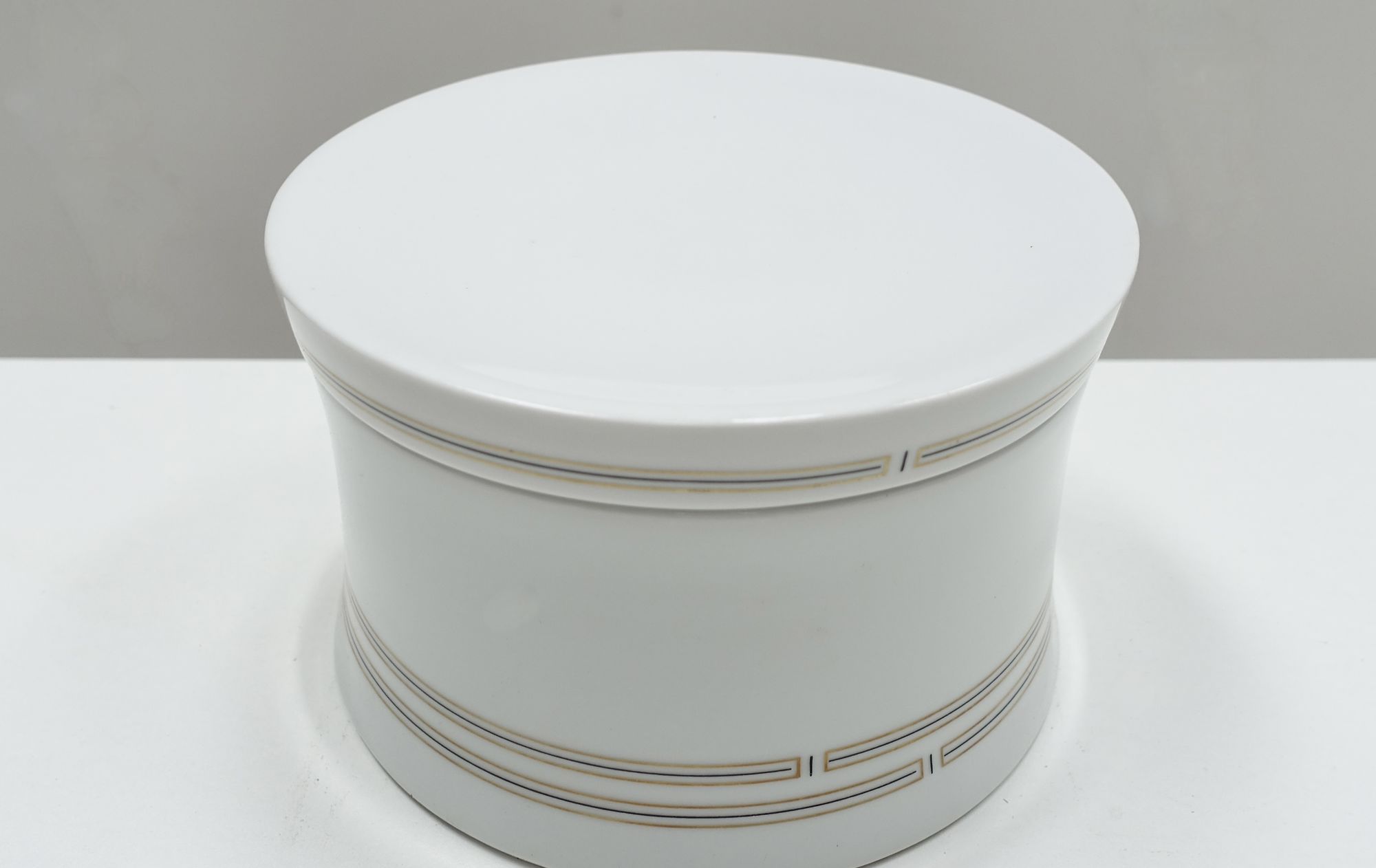 porcelain box Pierre Cardin