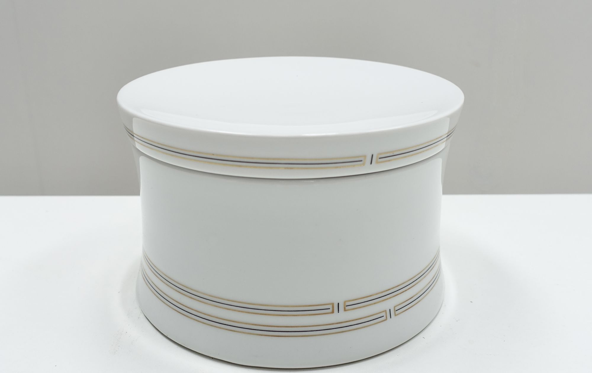 porcelain box Pierre Cardin