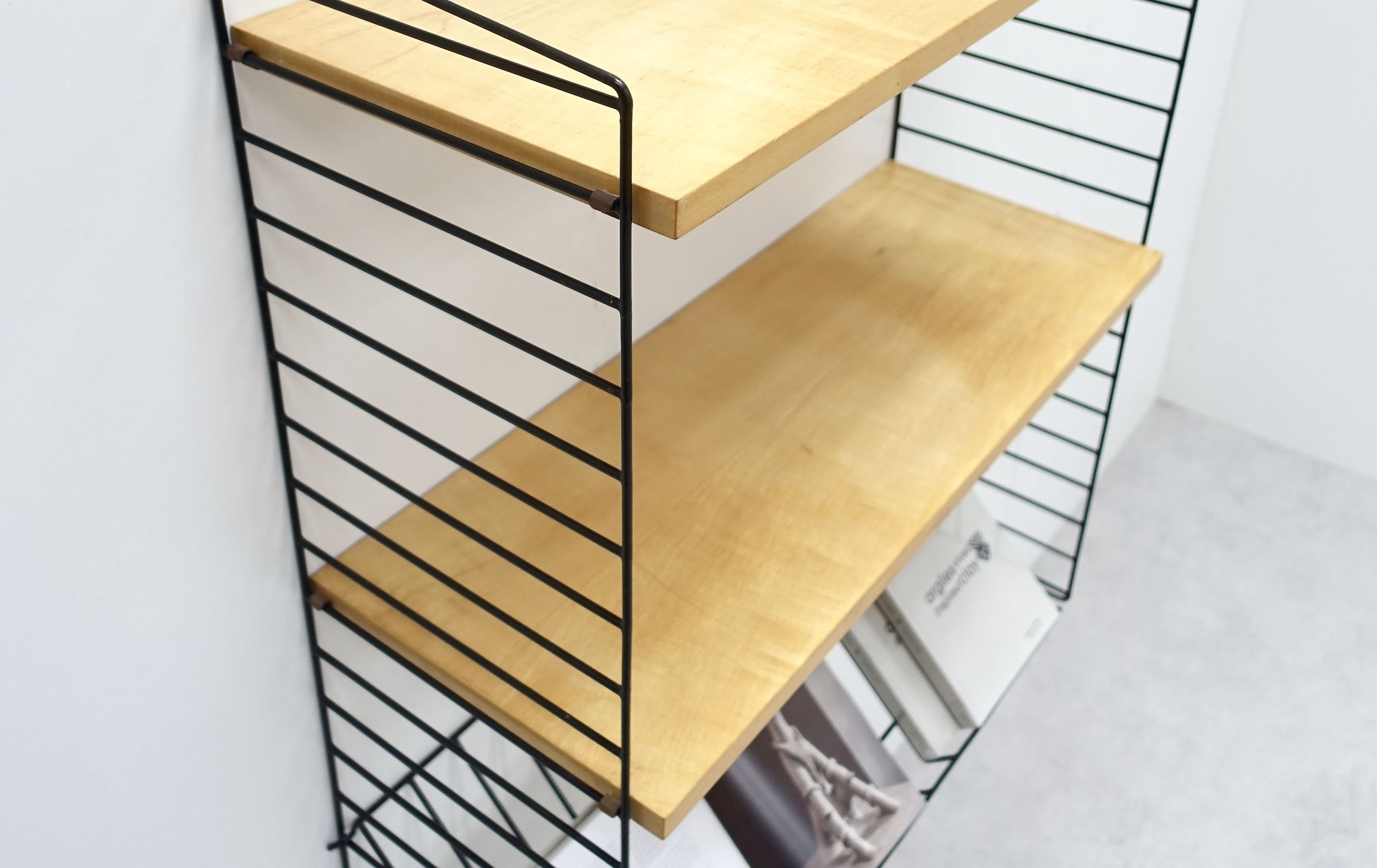 String wall shelf 60s
