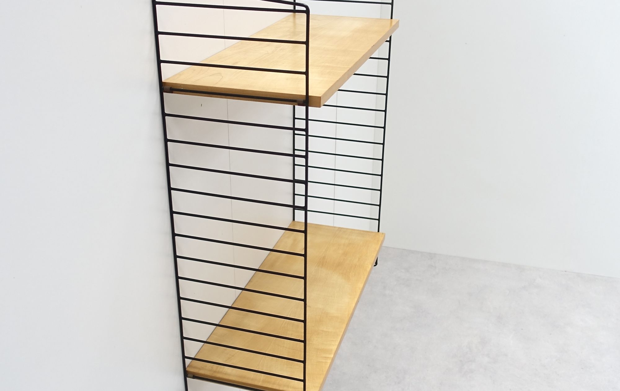 String wall shelf 60s