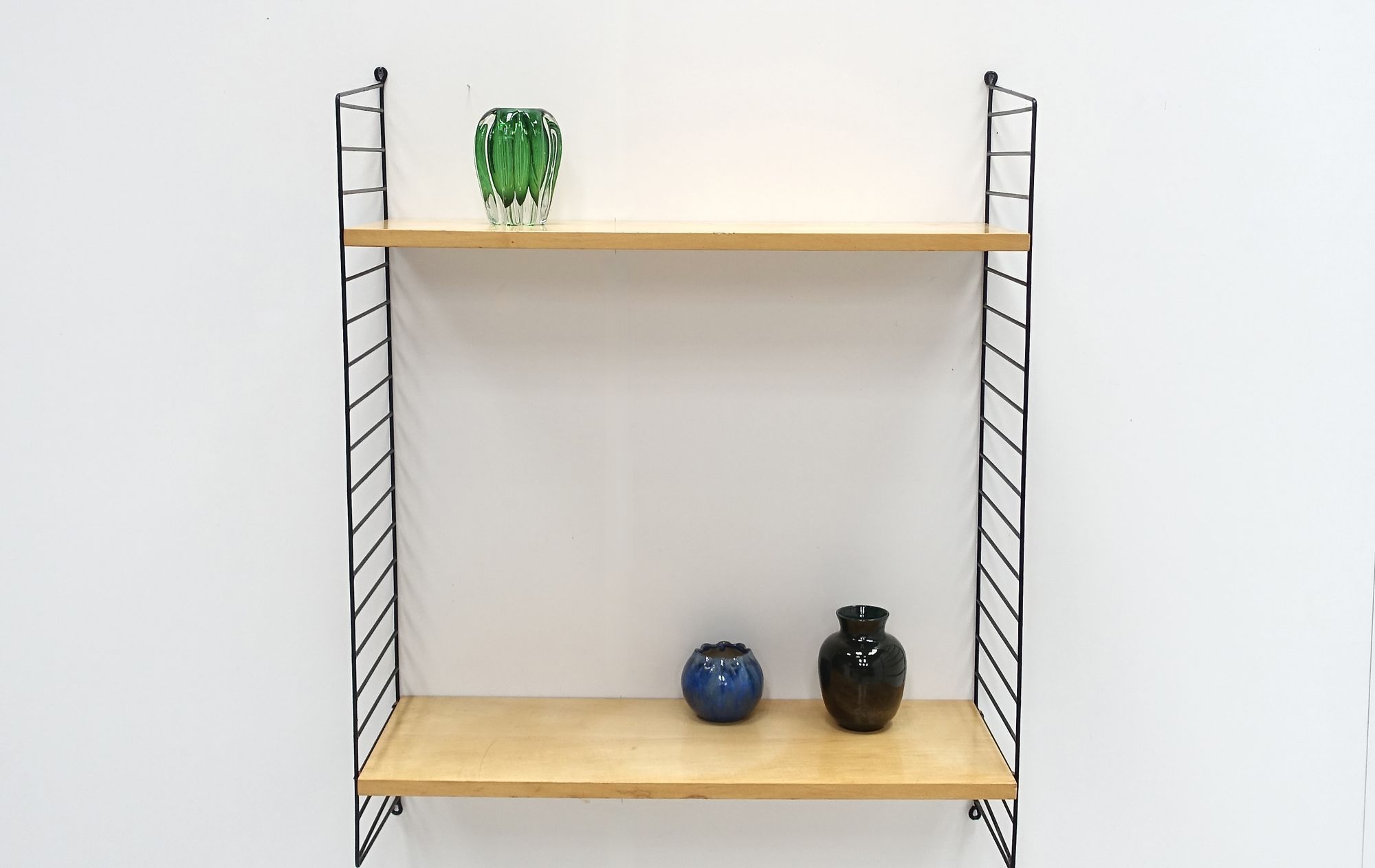 String wall shelf 60s