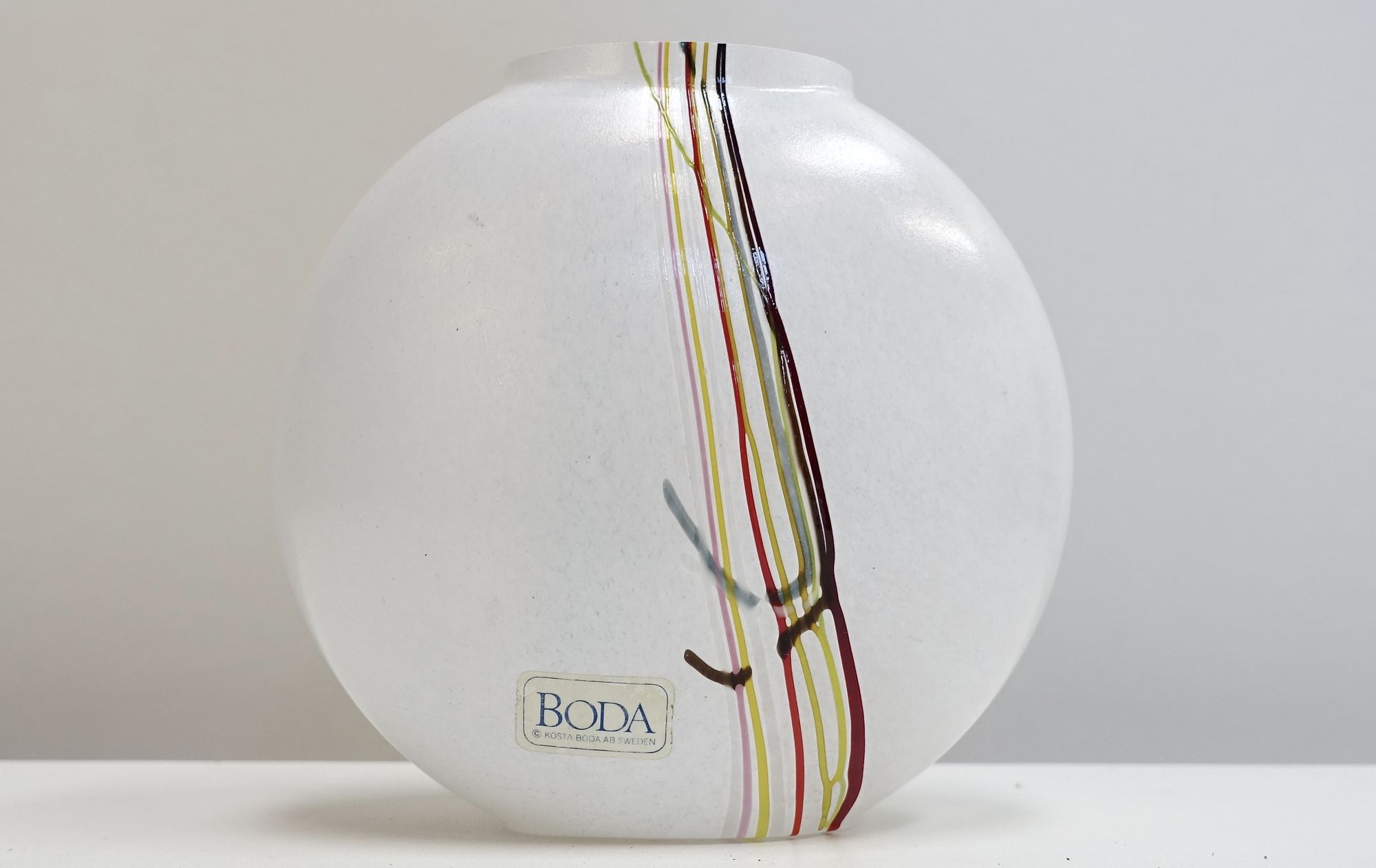 glass vase Bertil Vallien Kosta Boda 