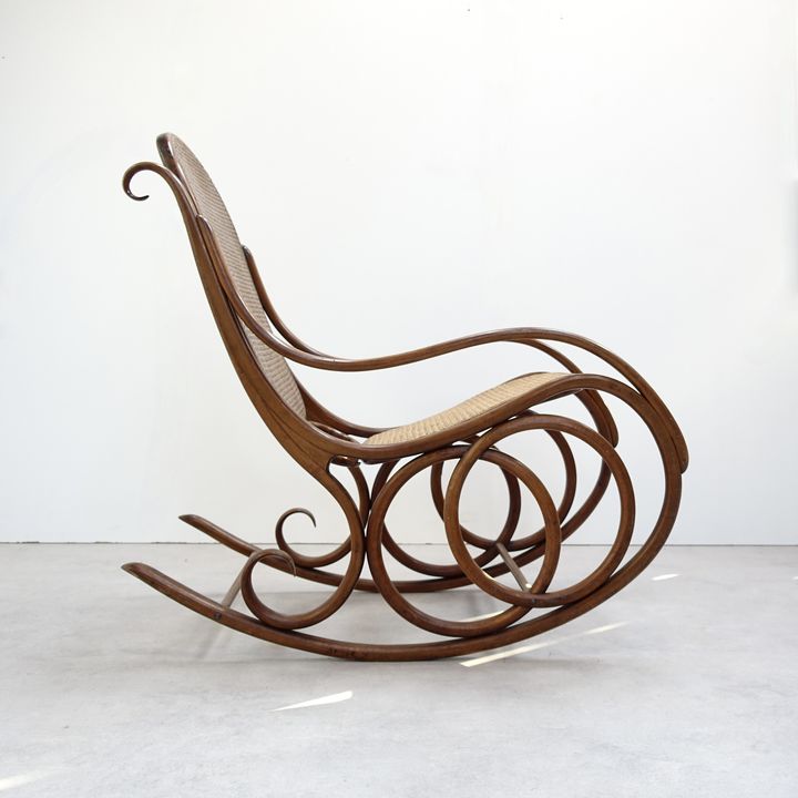 Beautiful bentwood chair typical of Michel Thonet's