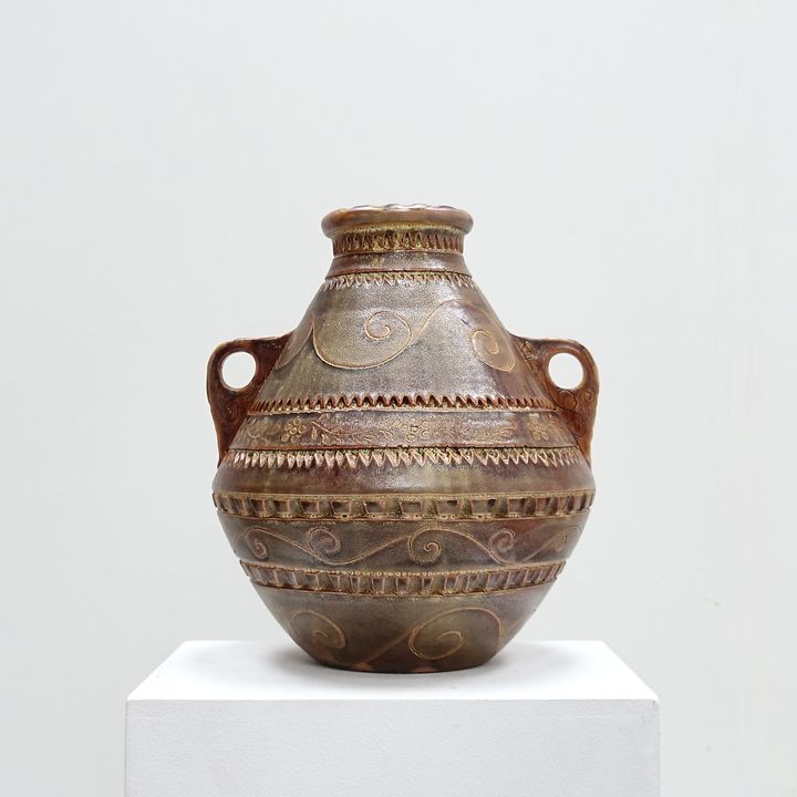 ceramic vase Huguette Bessone